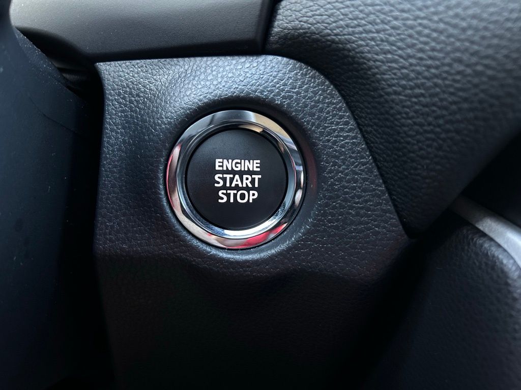 2024 Toyota RAV4 XLE Premium 28