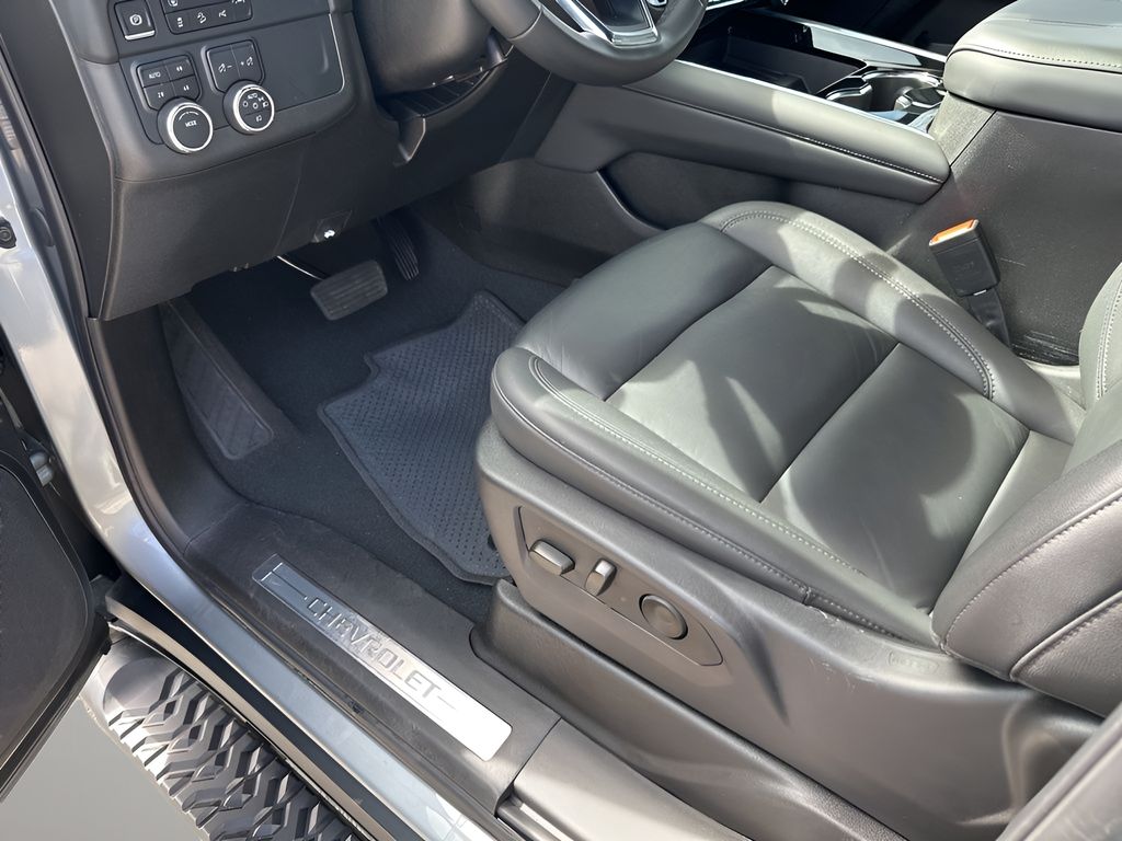 Used Car 2025 Chevrolet Suburban  Z71 For Sale Under $70,000 In Austin, Texas