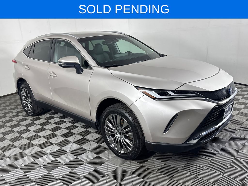  2023 Toyota Venza XLE AWD   
