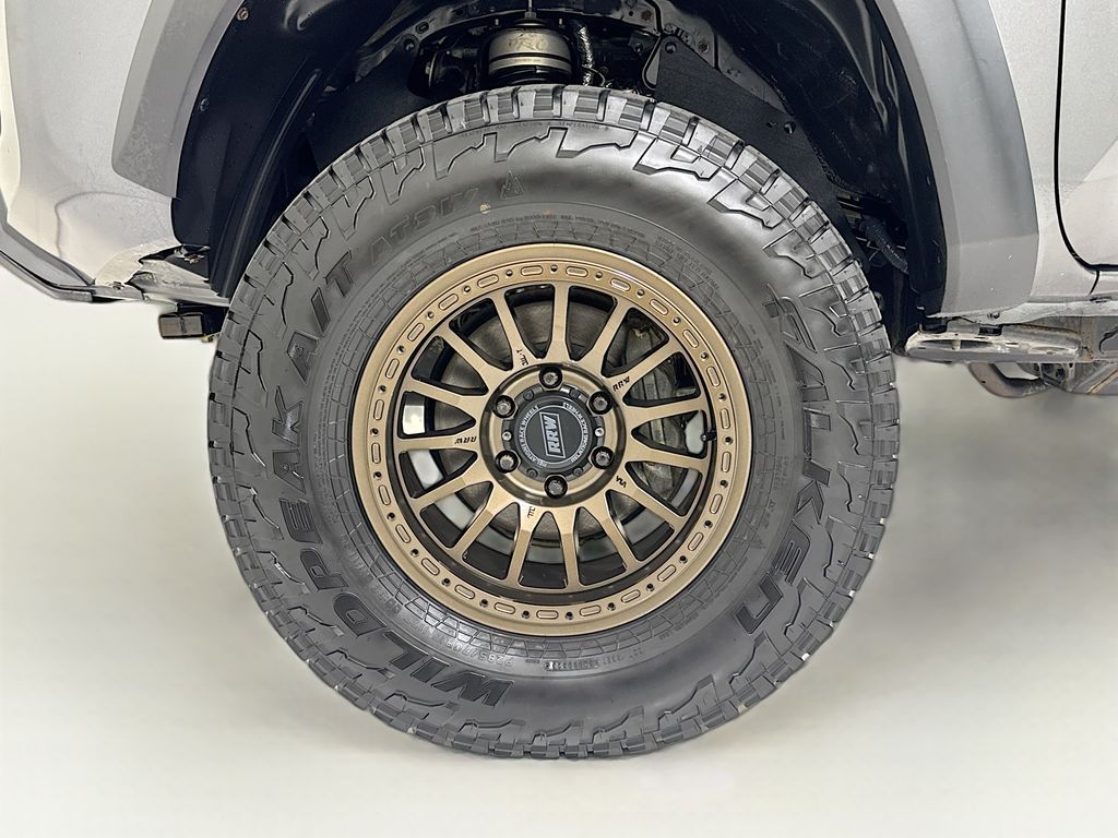 2017 Toyota Tacoma TRD Off-Road photo
