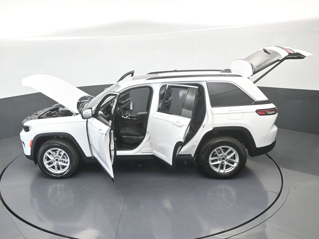 New 2026 Bright White Clearcoat Jeep Laredo image 62