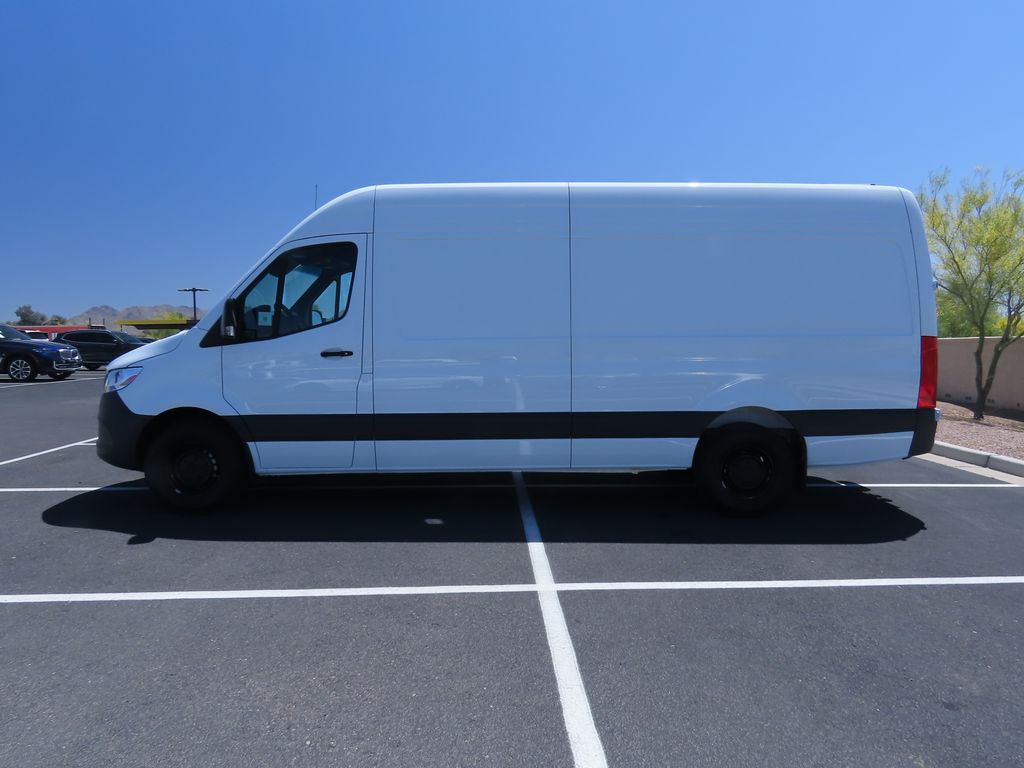 2024 Mercedes-Benz Sprinter 2500 8