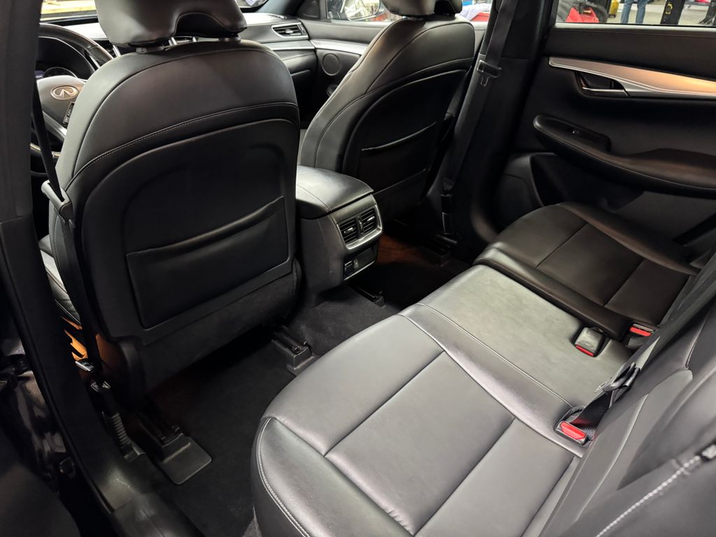 2021 INFINITI QX50 LUXE