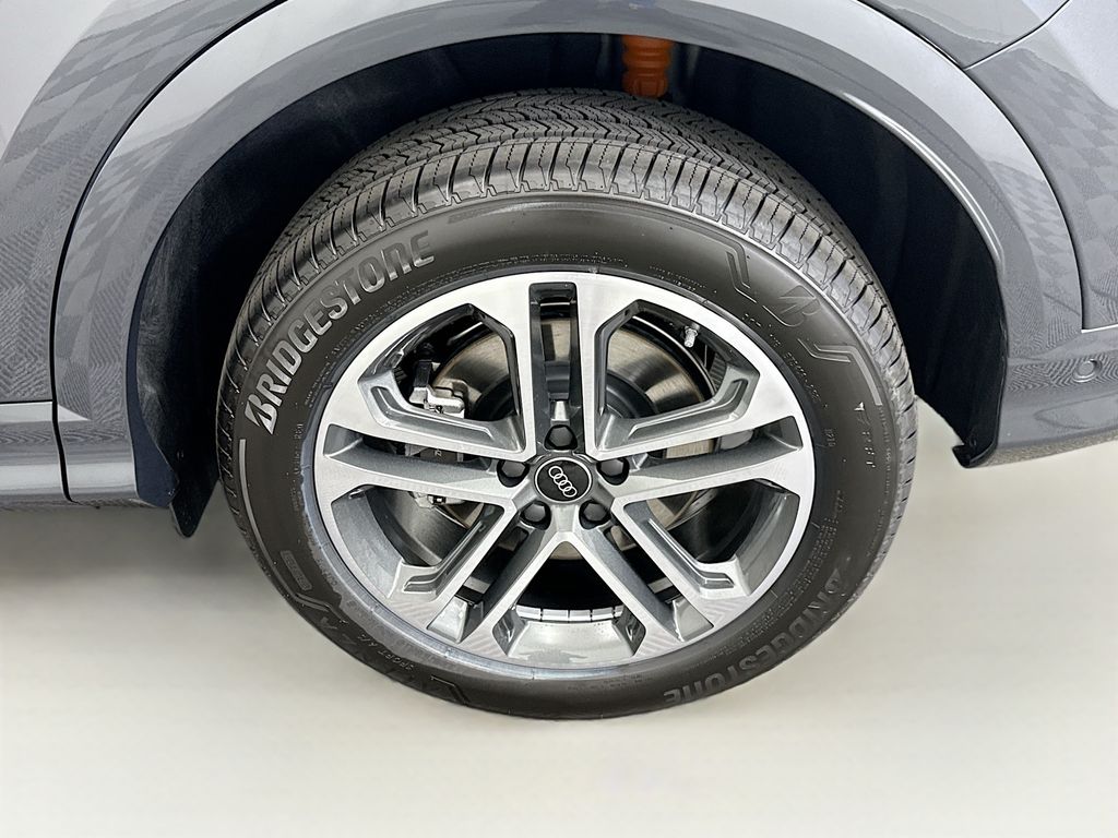 Thumbnail: 2025 Audi Q5 - 30