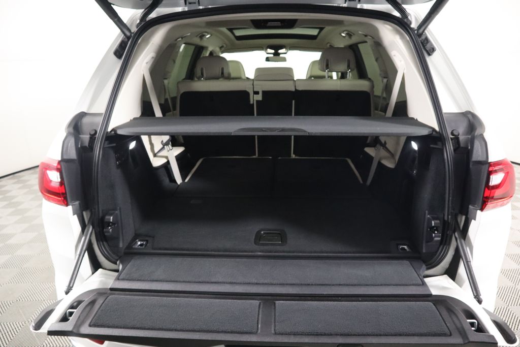 2022 BMW X7 xDrive40i 29