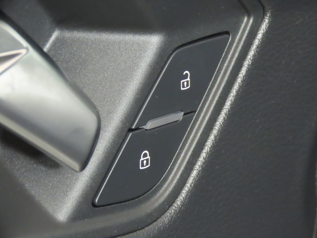 Thumbnail: 2025 Audi Q3 - 31