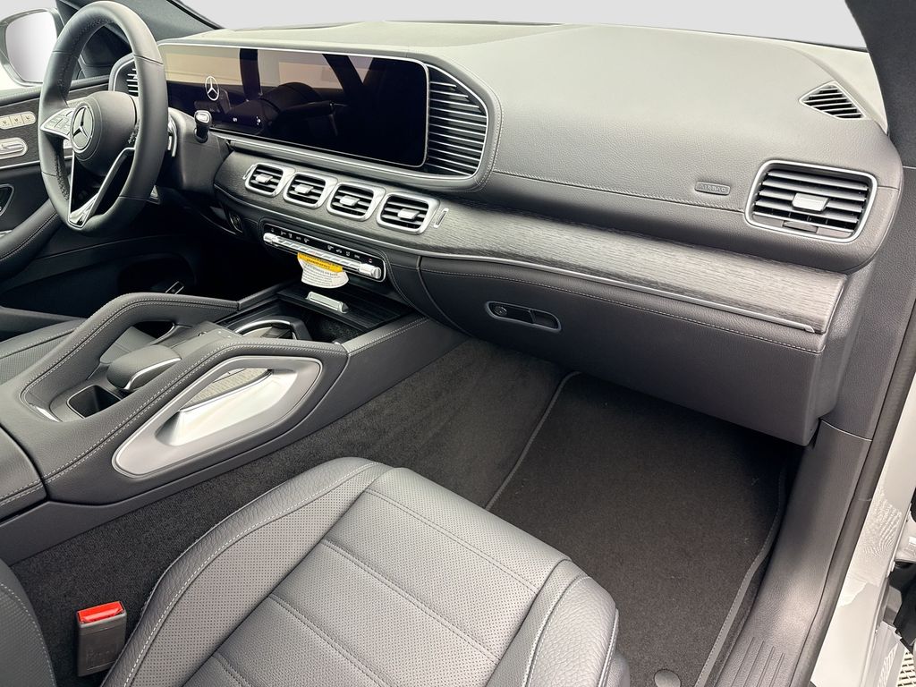 Thumbnail: 2026 Mercedes-Benz GLE - 16