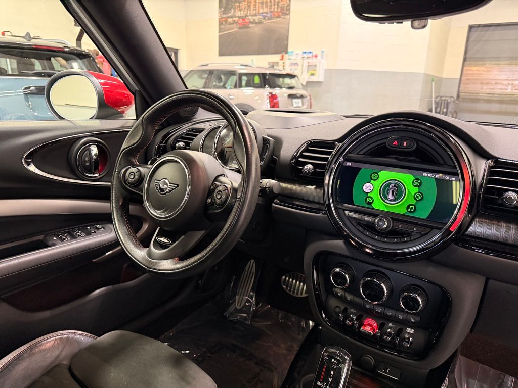 Thumbnail: 2020 MINI Cooper Clubman - 32