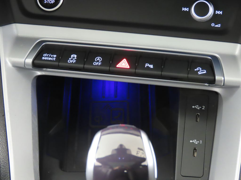 Thumbnail: 2023 Audi Q3 - 23