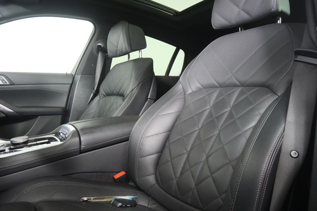Thumbnail: 2025 BMW X6 - 10