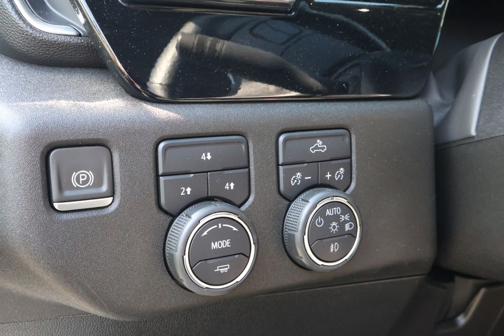 Thumbnail: 2024 Chevrolet Silverado 2500 - 17