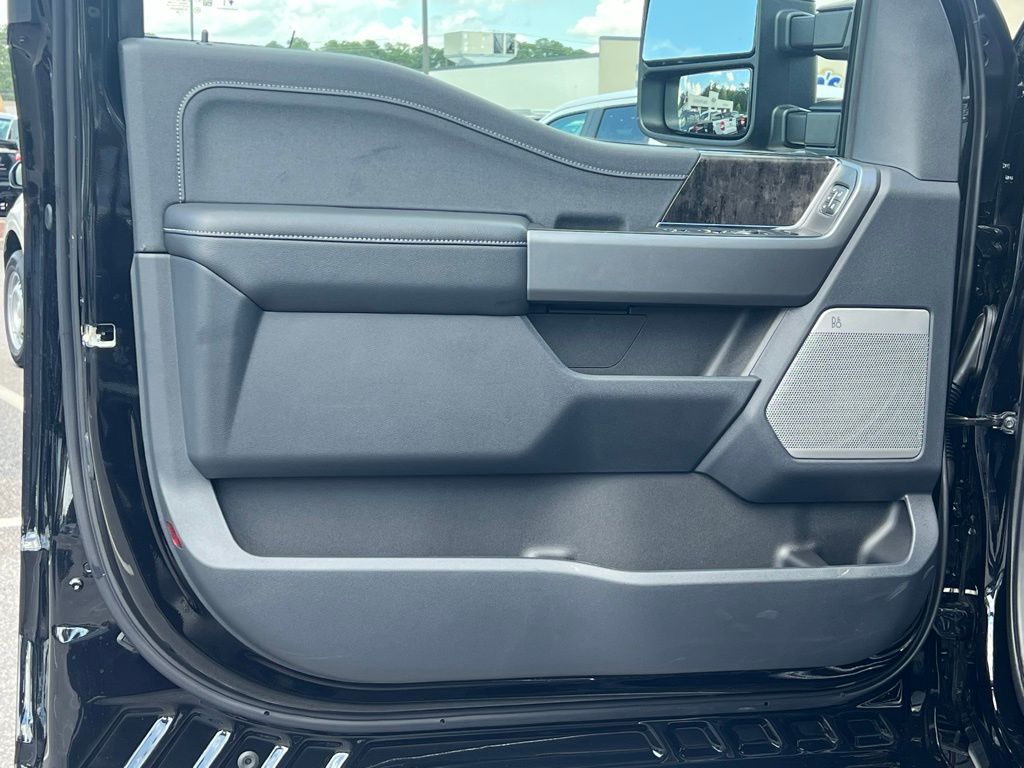 2025 Ford F-250SD Lariat Black at Walterboro Ford