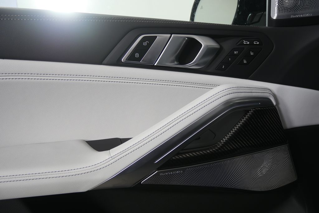 Thumbnail: 2027 BMW X6 - 8