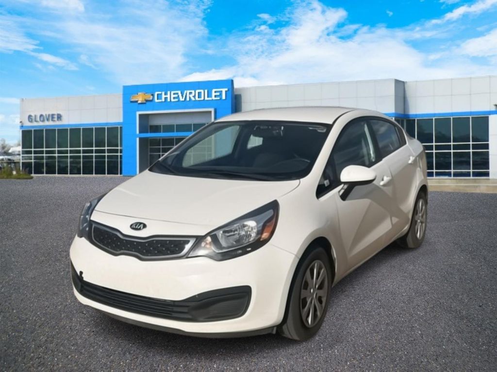 Clear White 2014 Kia Rio LX Sedan Front-Wheel Drive 6-Speed Automatic