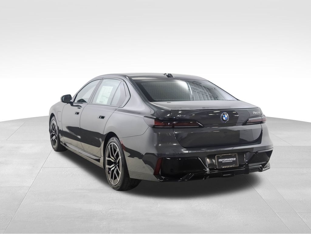 Thumbnail: 2026 BMW 7 Series - 2