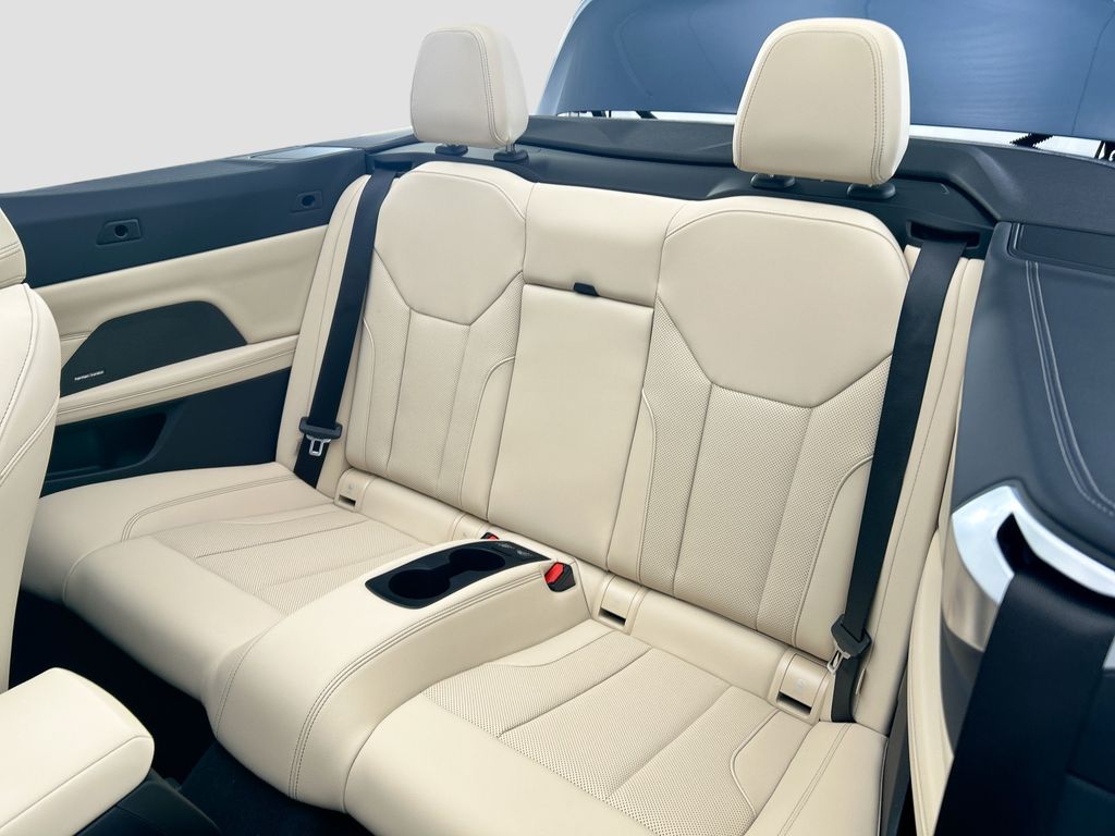Thumbnail: 2027 BMW 4 Series - 19