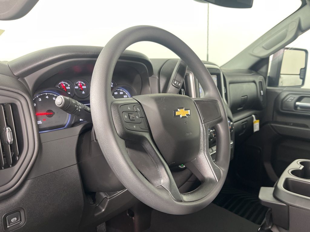 2025 Chevrolet Silverado 2500 Custom 22