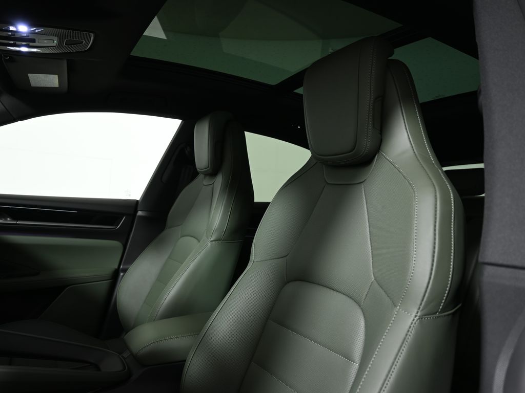 Thumbnail: 2025 Porsche Macan - 15