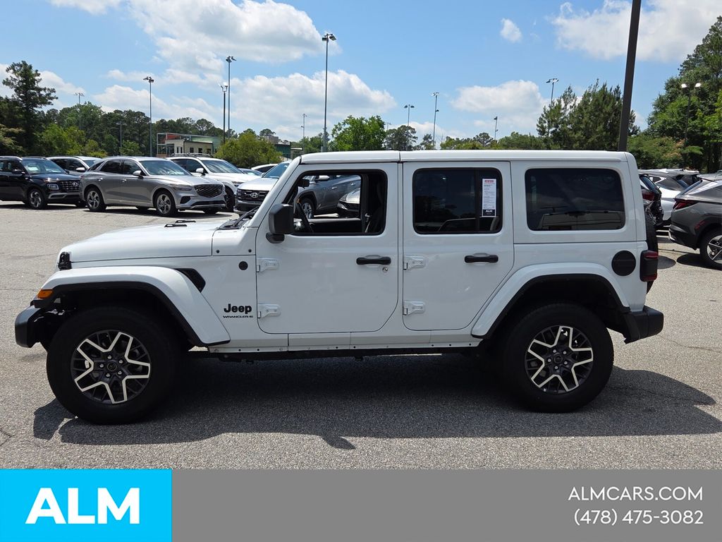 Used 2025 White Jeep Sahara image 4