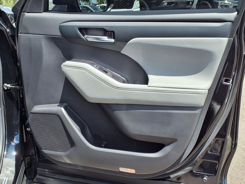 Used 2026 Toyota Highlander SUV
