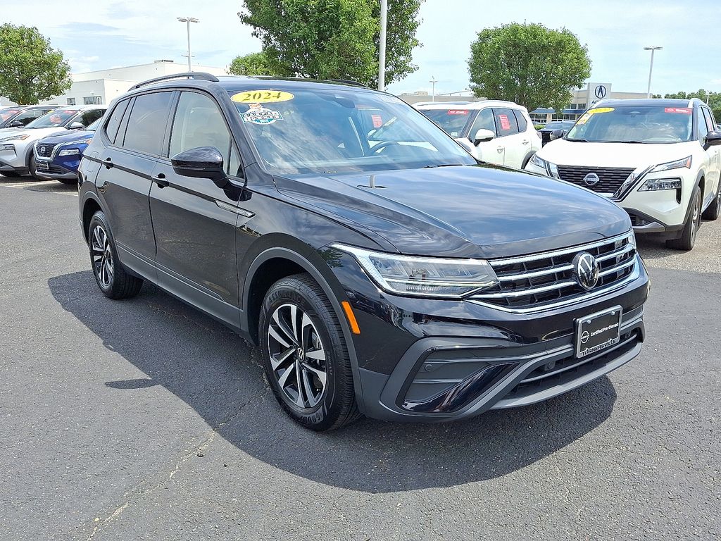 Thumbnail: 2024 Volkswagen Tiguan - 3