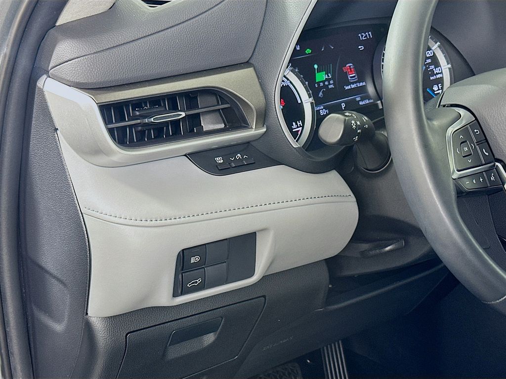 Thumbnail: 2021 Toyota Highlander - 10