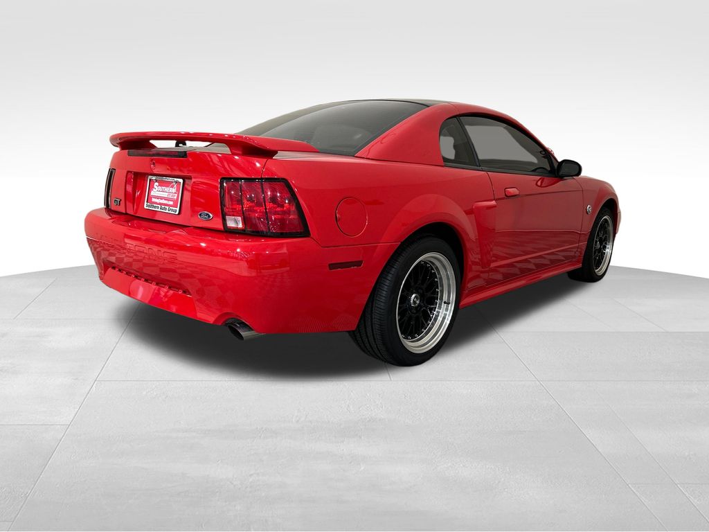 Used 2004 Red Ford GT image 5