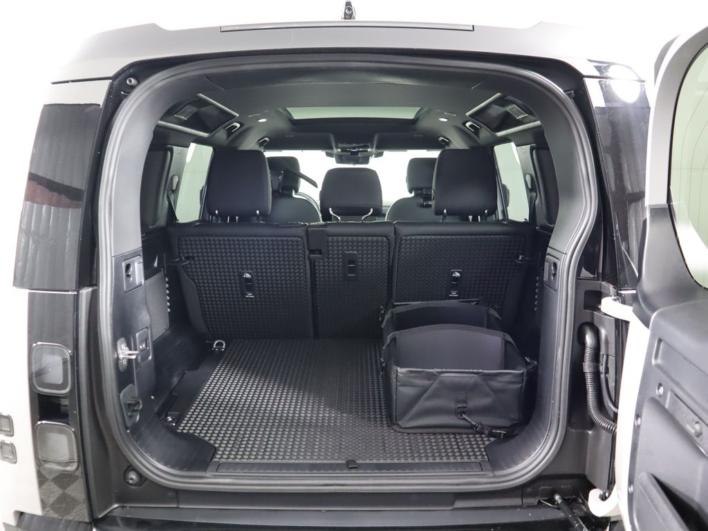 Thumbnail: 2026 Land Rover Defender - 28