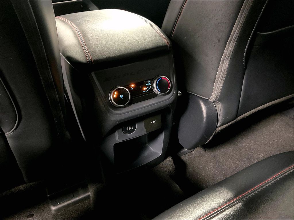 2025 Ford Explorer — photo 28