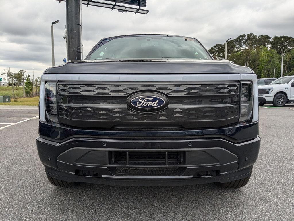 2025 Ford F-150 Lightning Platinum