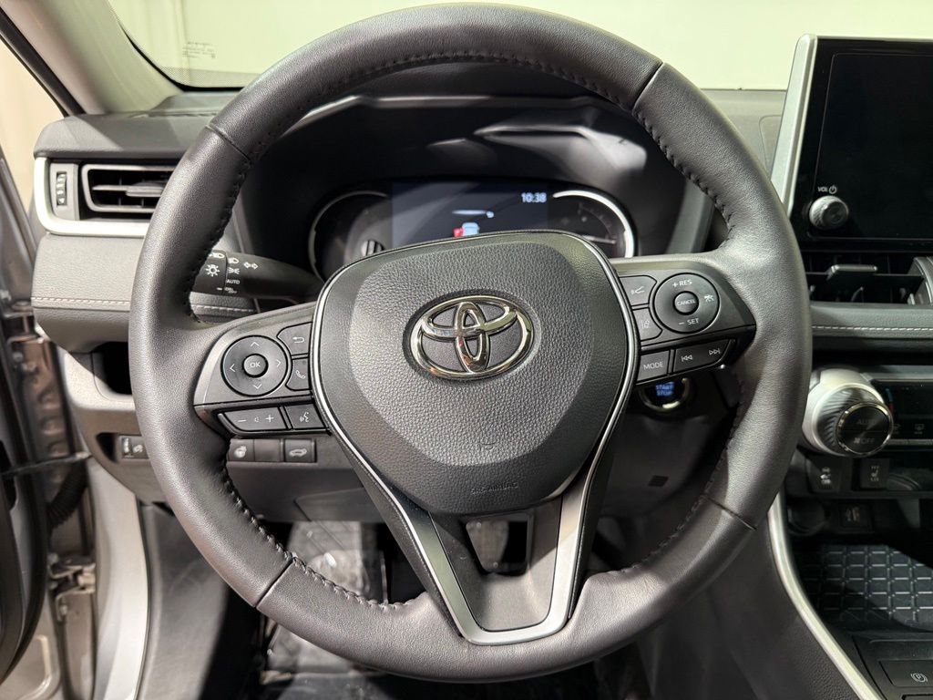 Thumbnail: 2025 Toyota RAV4 - 24