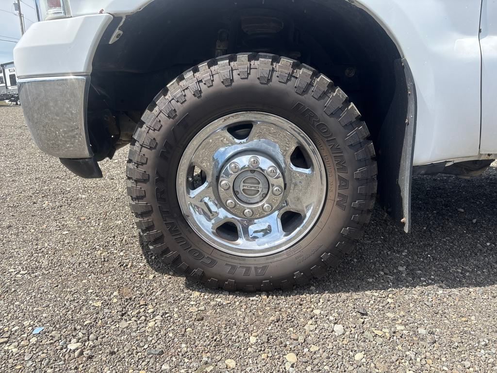 2005 Oxford White Ford Super Duty F-250 XLT 4X4 Truck