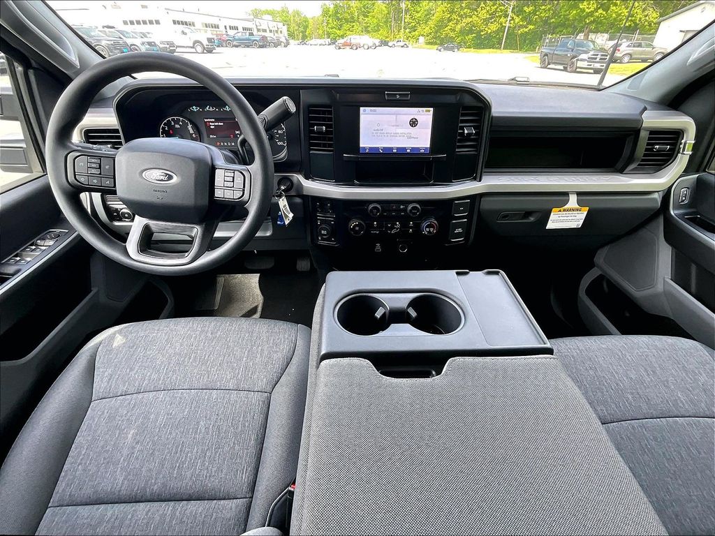 2026 Ford F-350SD — photo 6