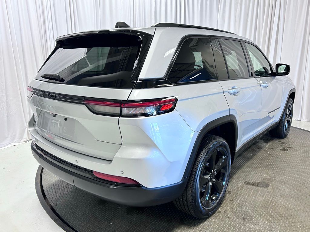 used 2024 Jeep Grand Cherokee car, priced at $36,887