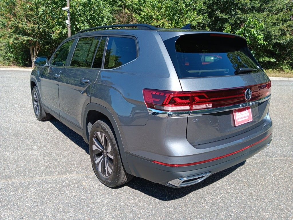 2024 Volkswagen Atlas 2.0T SE 3