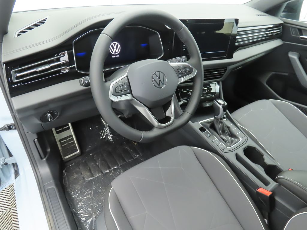 Thumbnail: 2025 Volkswagen Jetta - 9