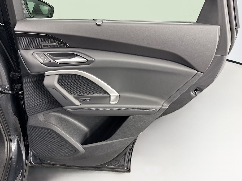 Thumbnail: 2025 Audi Q5 - 26