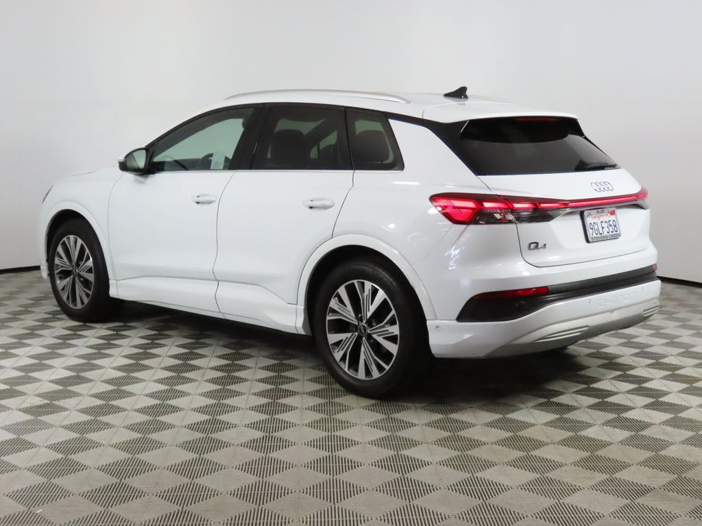 Thumbnail: 2023 Audi Q4 e-tron - 3