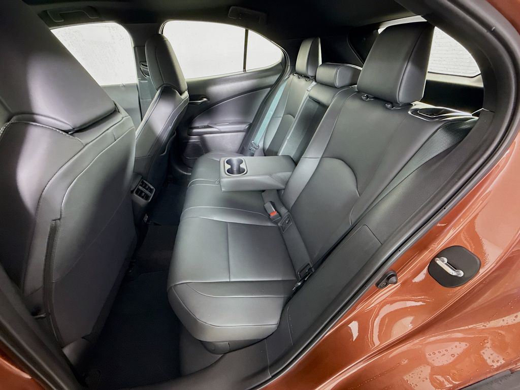 Thumbnail: 2025 Lexus UX - 25