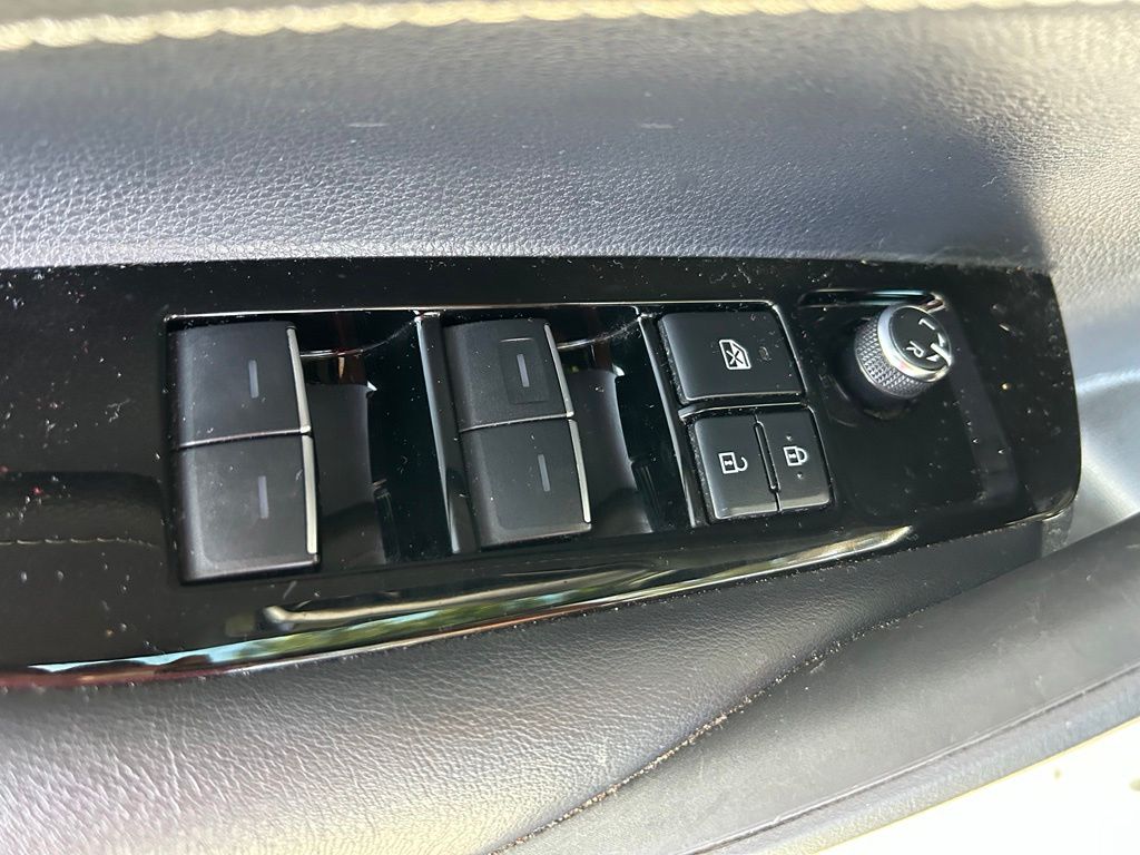 Thumbnail: 2019 Toyota Corolla - 17