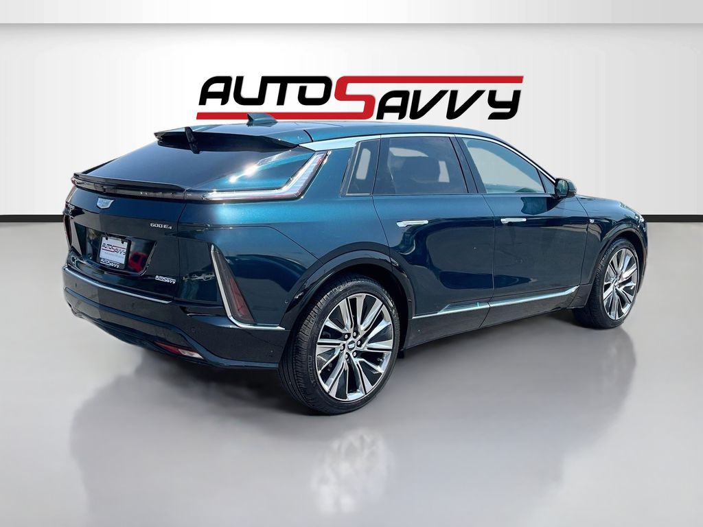 Used 2026 Green Cadillac Signature Luxury image 7