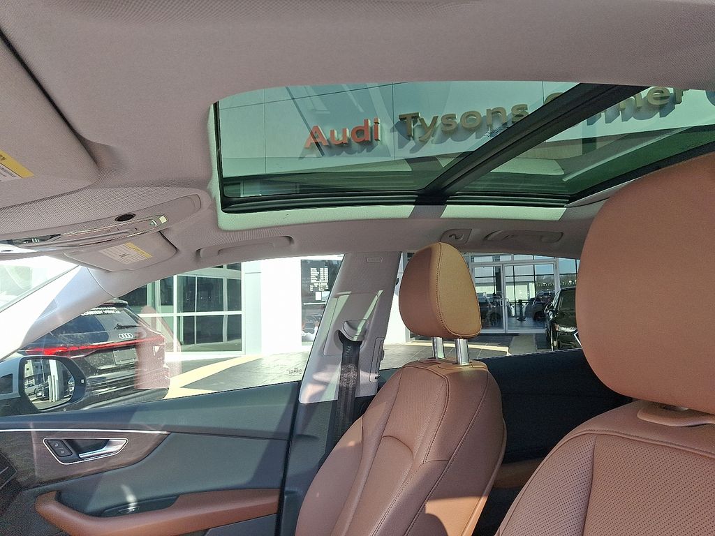 Thumbnail: 2022 Audi Q8 - 14