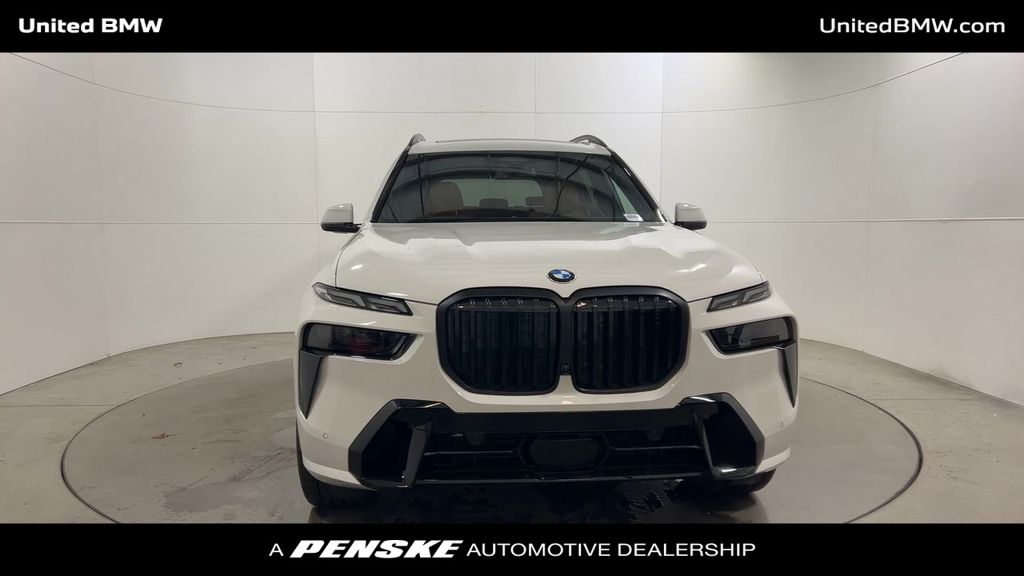Thumbnail: 2026 BMW X7 - 3