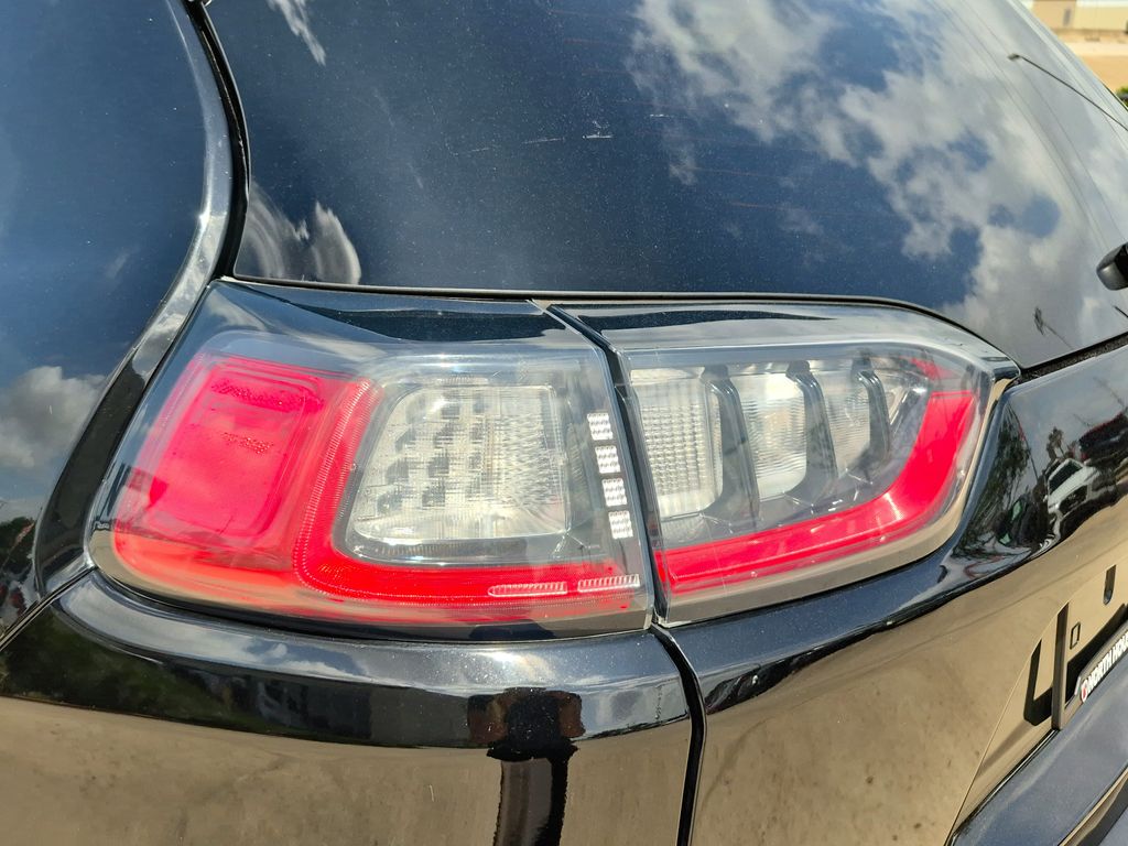 2023 Jeep Cherokee Altitude Black at Community Toyota
