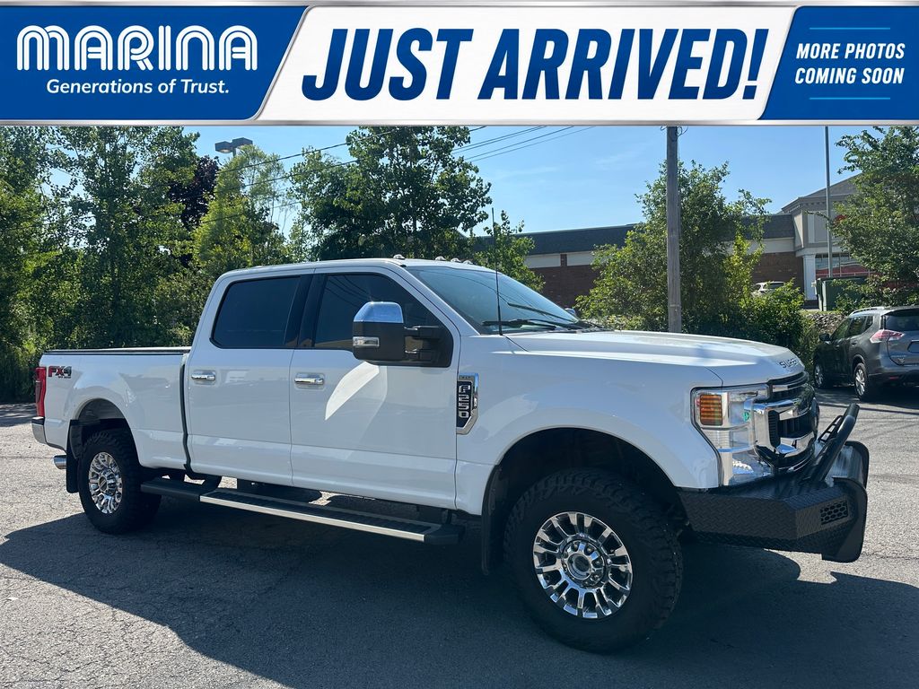 Oxford White 2022 Ford F-250 Super Duty Pickup Truck Four-Wheel Drive Automatic