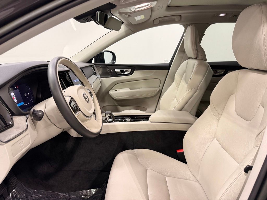 Thumbnail: 2023 Volvo XC60 - 12