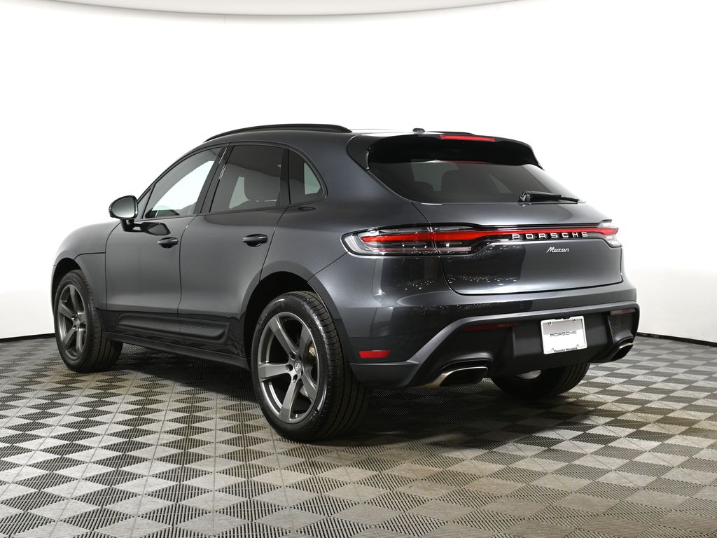Thumbnail: 2025 Porsche Macan - 3