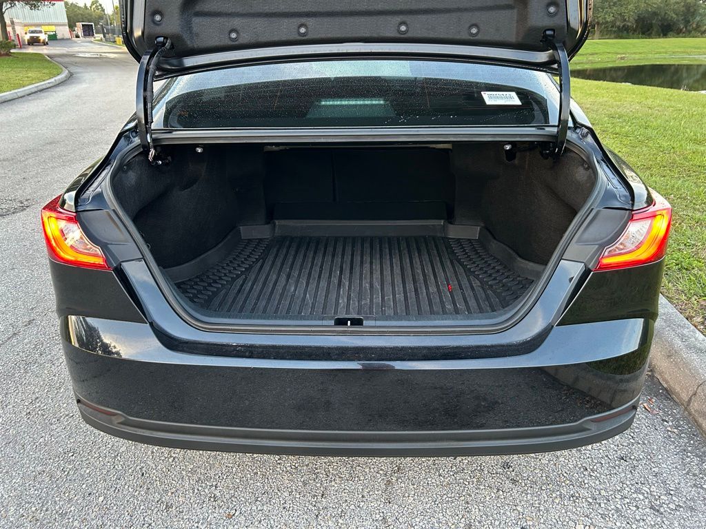 Thumbnail: 2025 Toyota Camry - 10