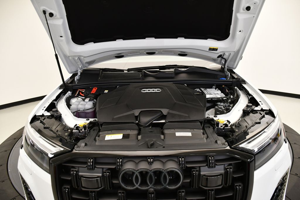 Thumbnail: 2025 Audi Q7 - 12