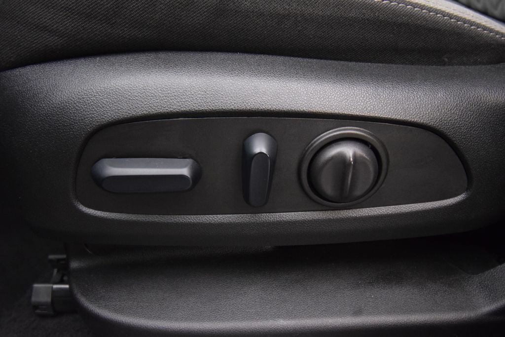 used 2024 Chevrolet Equinox car, priced at $21,000